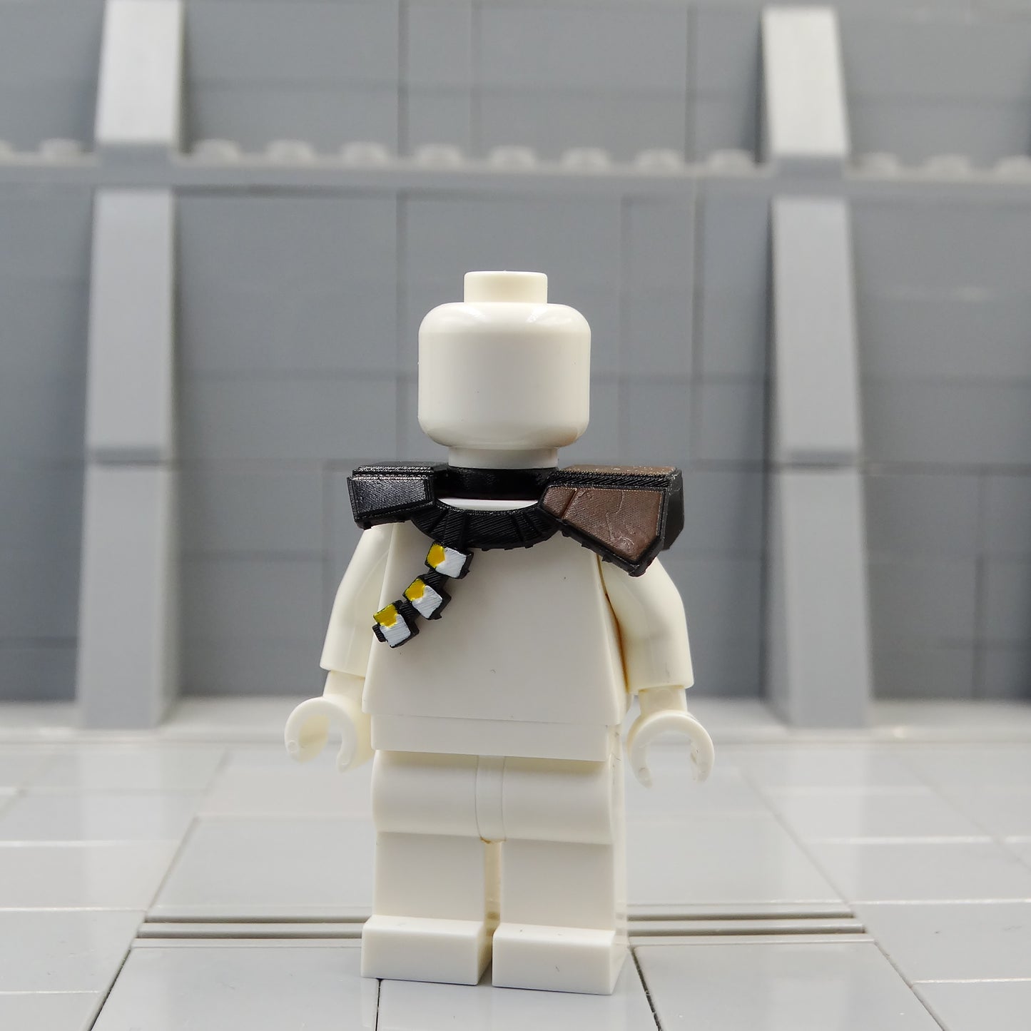 Bly Pauldron Ep III (painted)