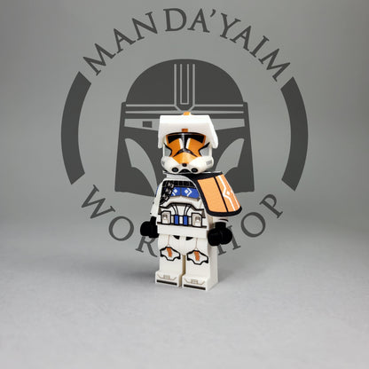 Orange-Blue specialist figure