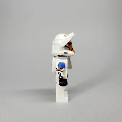 Orange-Blue specialist figure