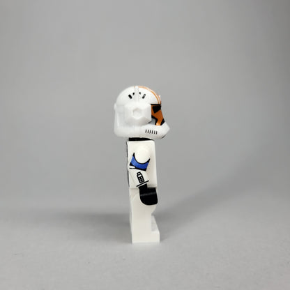 Orange-Blue comms figure