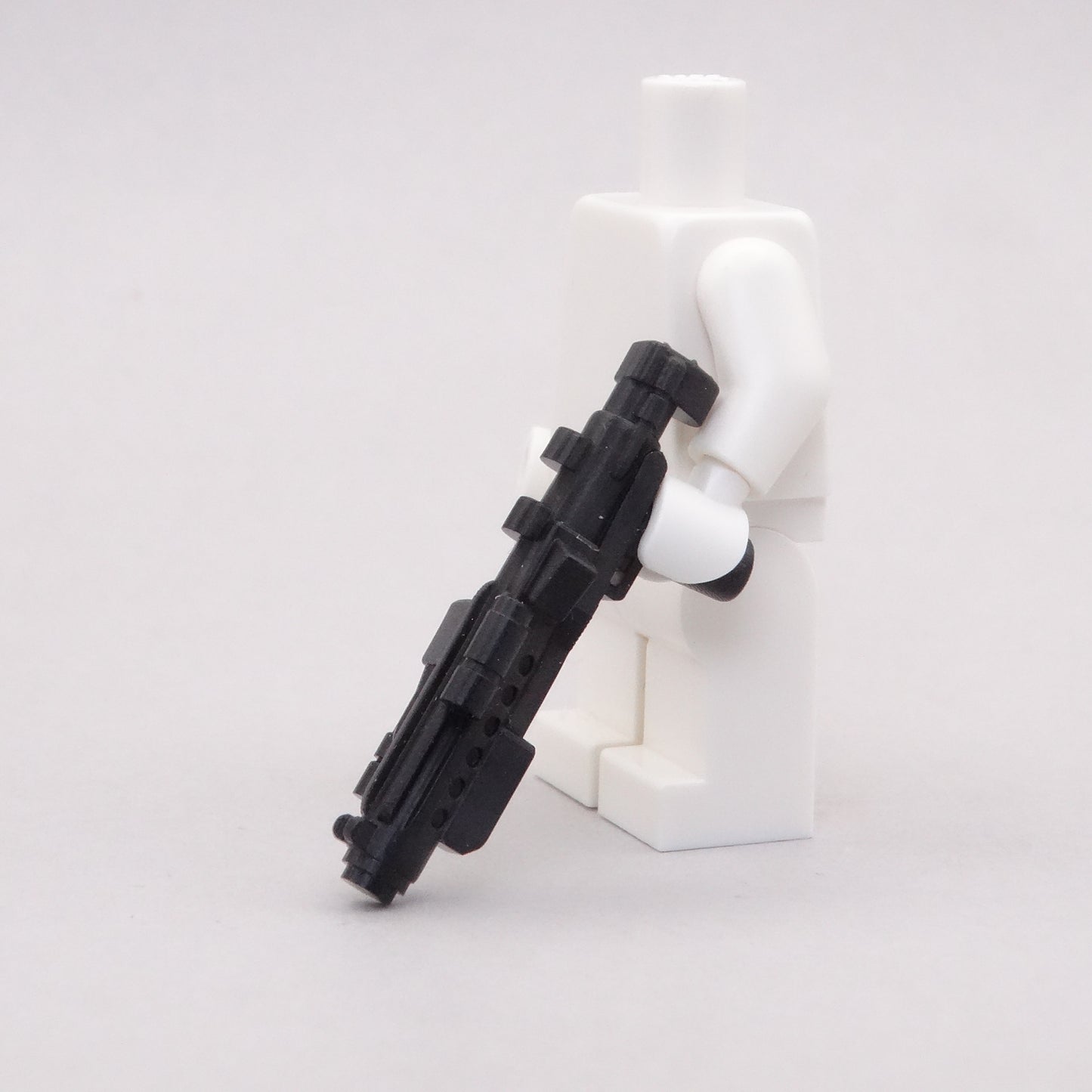 E-10 blaster rifle
