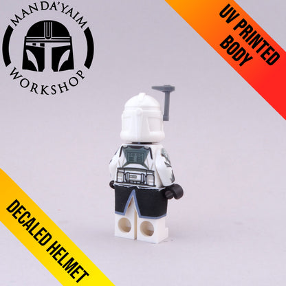 Wolf Brigade Commander figure